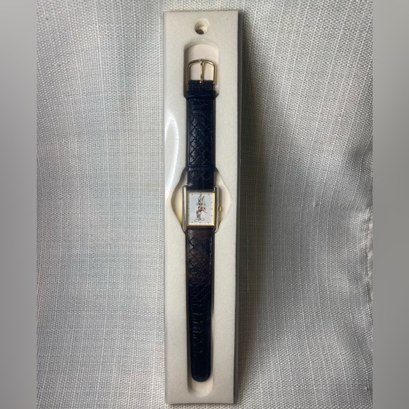 Makin' Time Warner Bros. Looney Tunes Bugs Bunny Dress Watch in Original Box - Picture 3 of 6